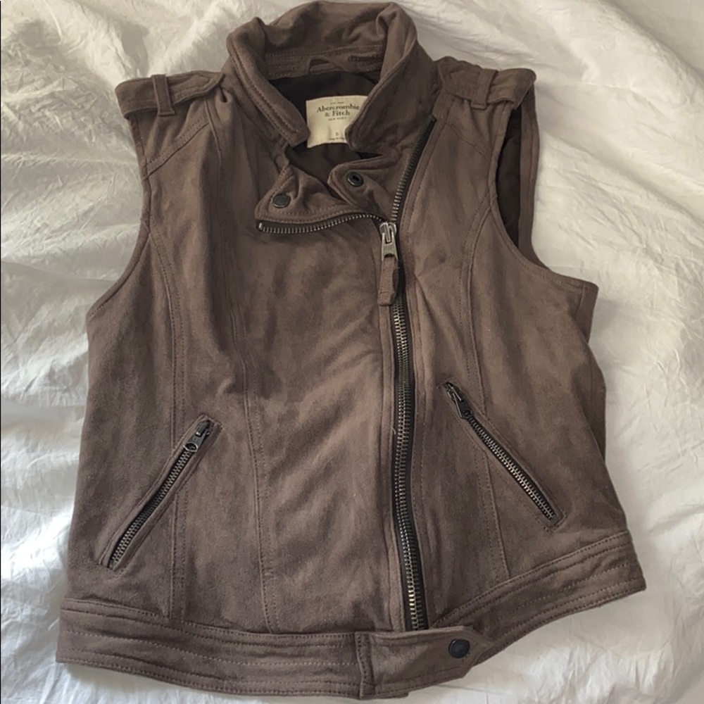 abercrombine & fitch vest